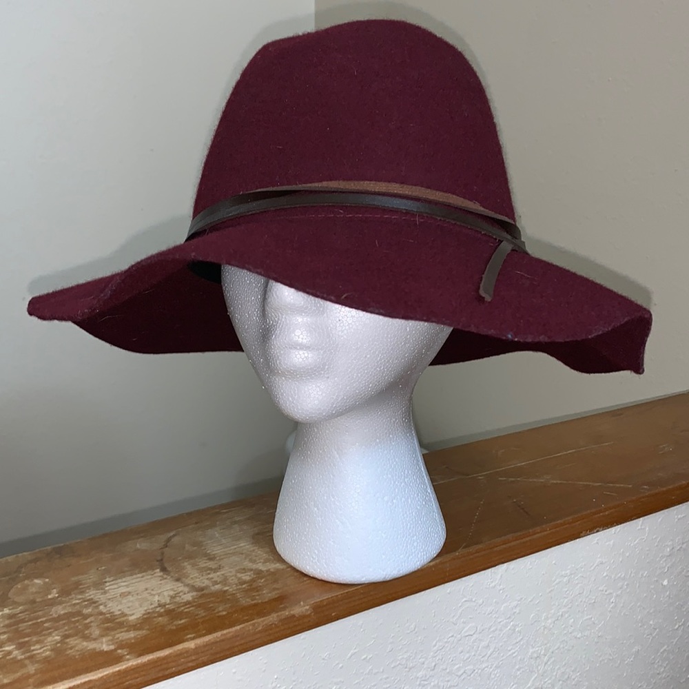 Burgundy floppy hat